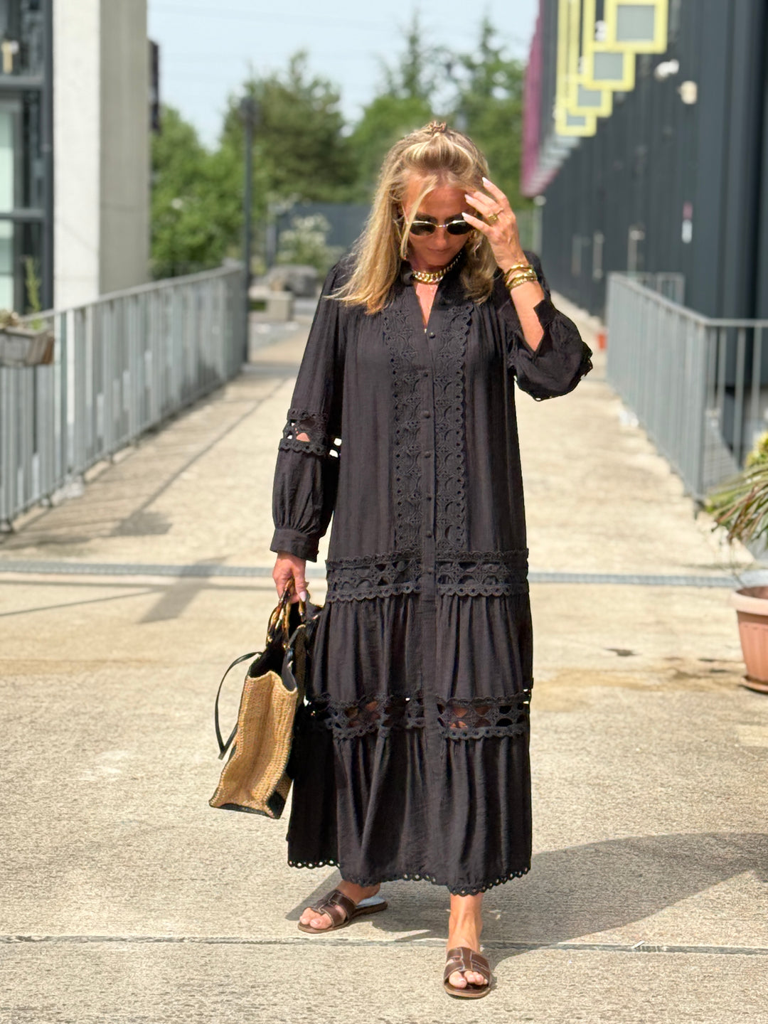 Robe/Gilet brodé boutonné Noir  1598