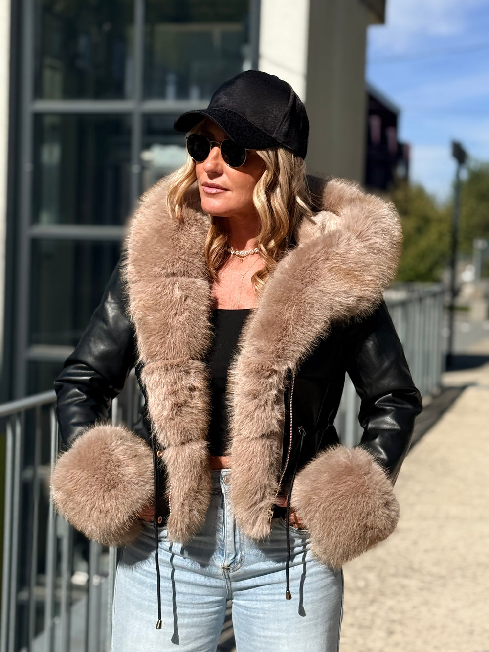 Veste similicuir Noir fourrure beige 202326