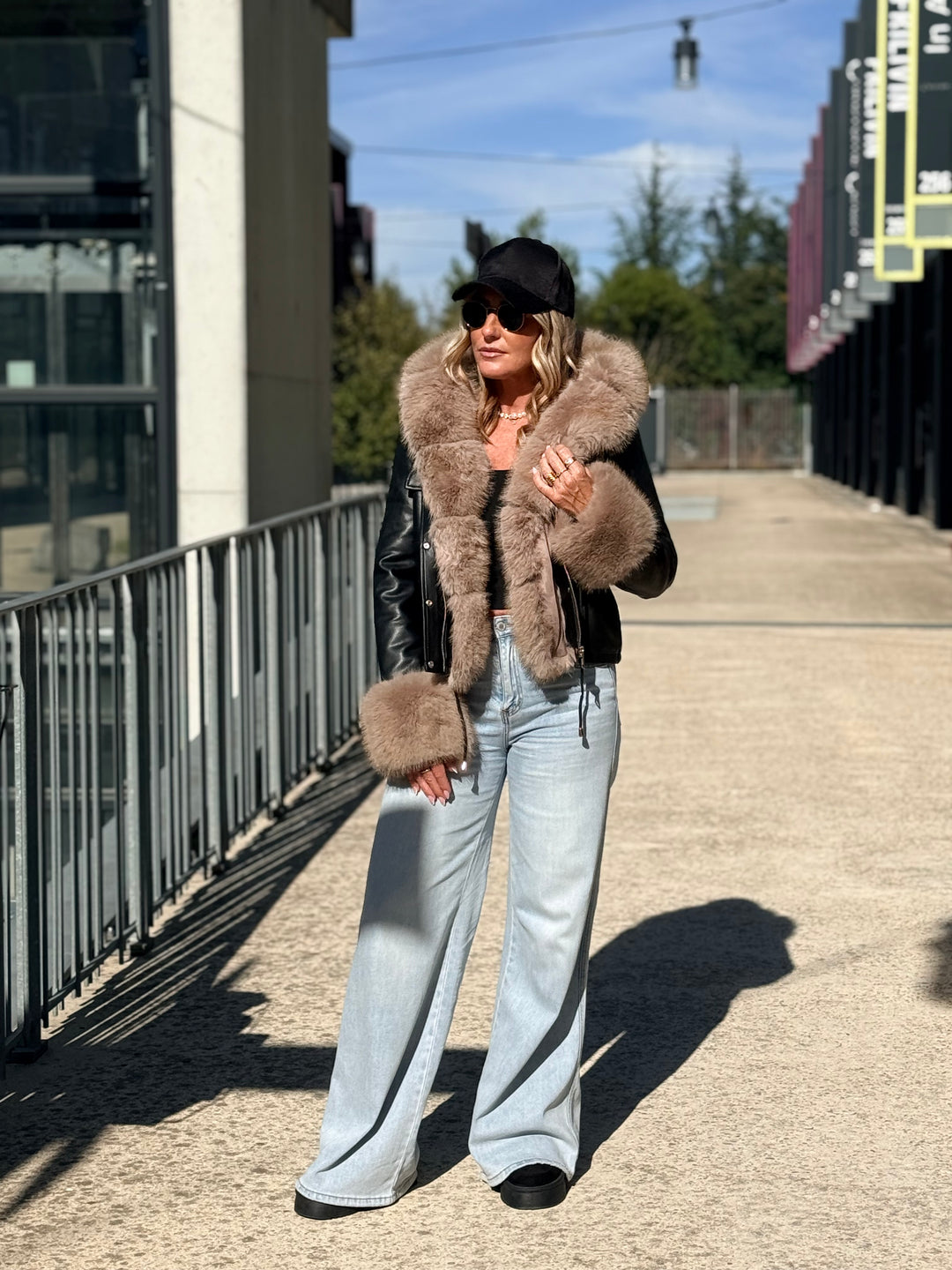 Veste similicuir Noir fourrure beige 202326