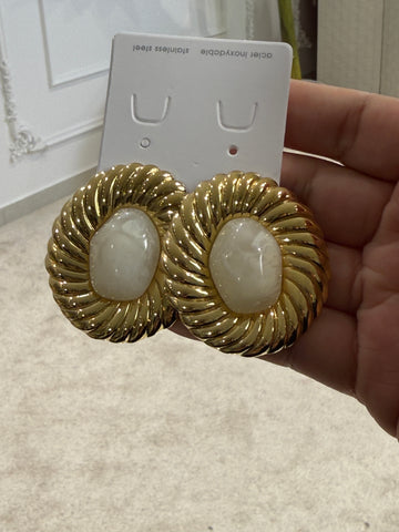 Boucles d'oreilles pierre nacré Beige