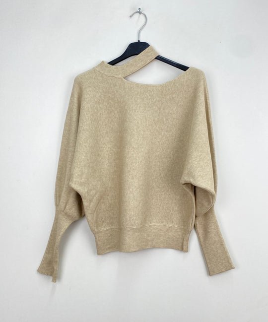 Pull col ouvert d’un côté 46284