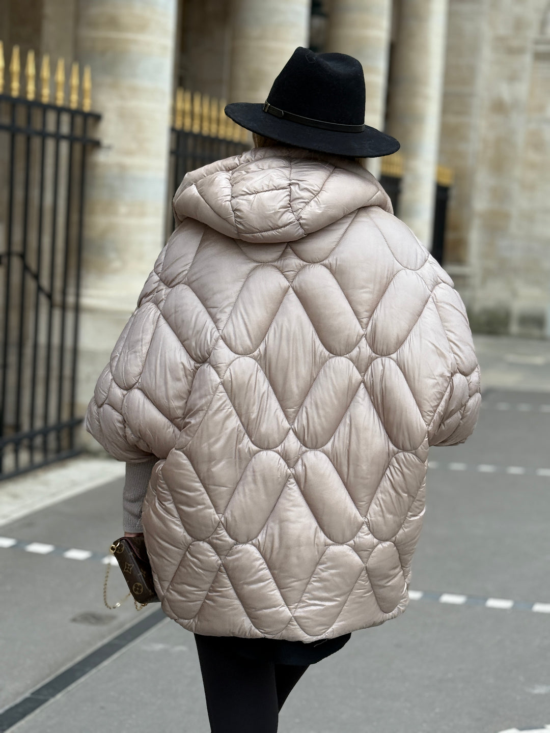 Doudoune cape manchette Taupe