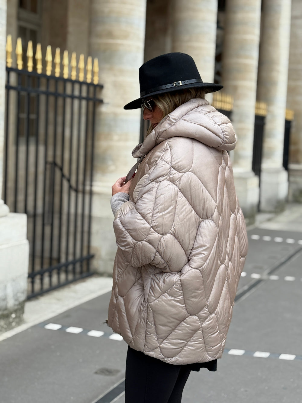 Doudoune cape manchette Taupe