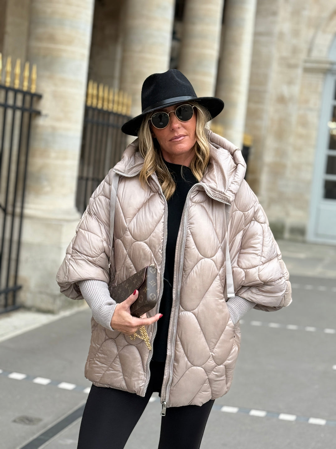 Doudoune cape manchette Taupe