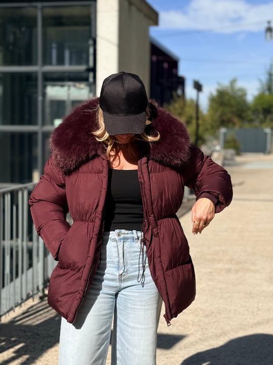 Doudoune cintré col fourrure en Bordeaux 7667