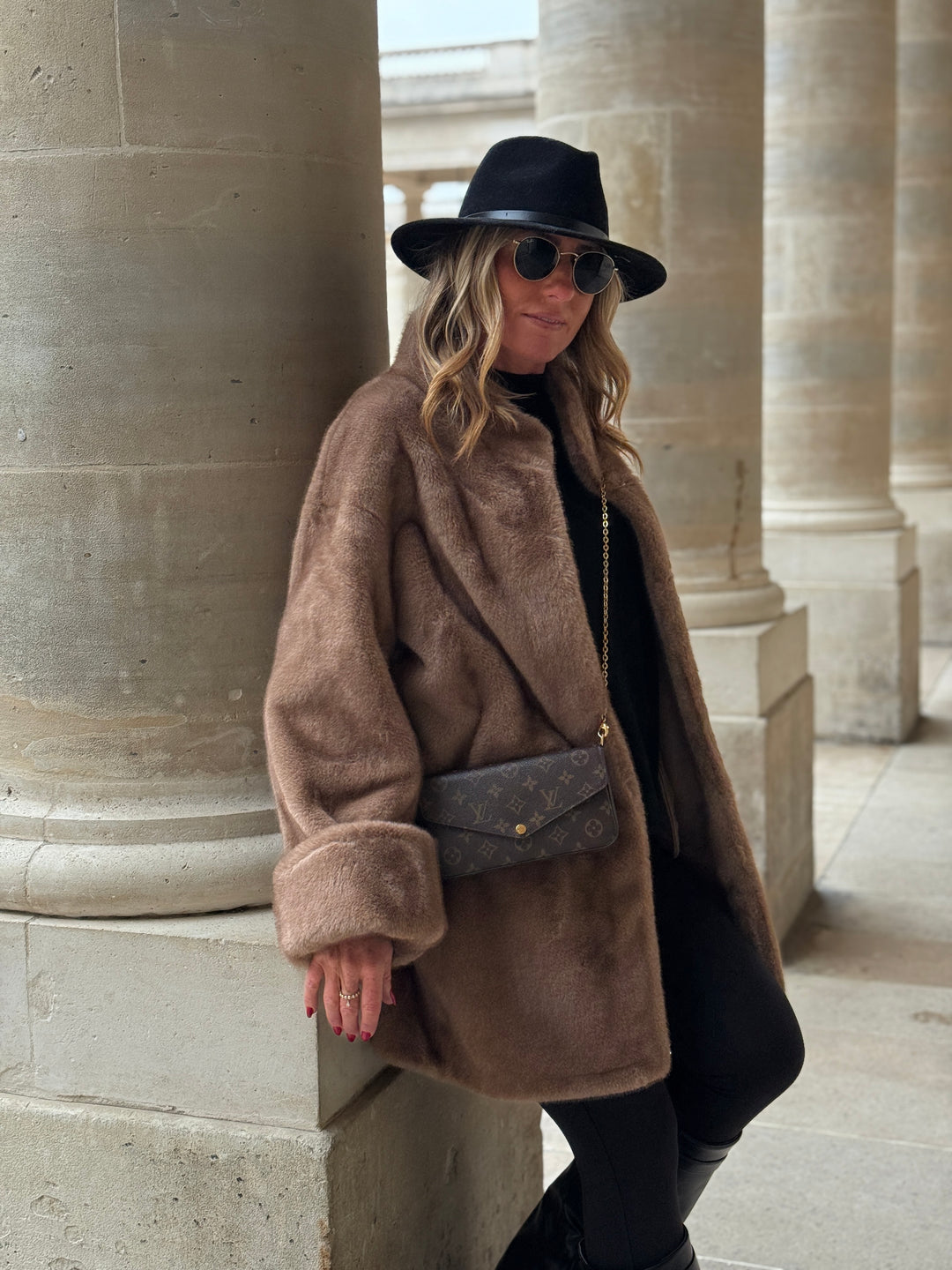 Manteau camel fourrure mi-long F087