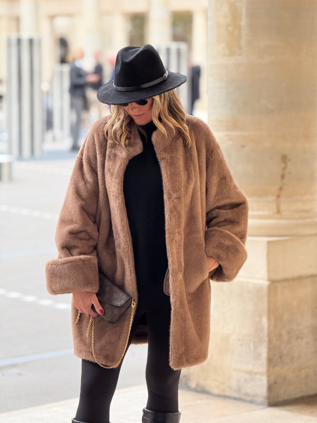 Manteau camel fourrure mi-long F087
