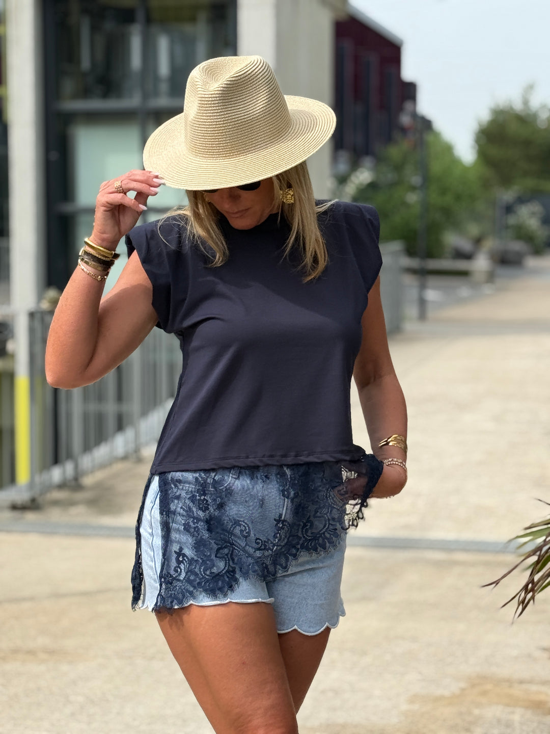 Top asymétrique dentelle avec épaulette MARINE