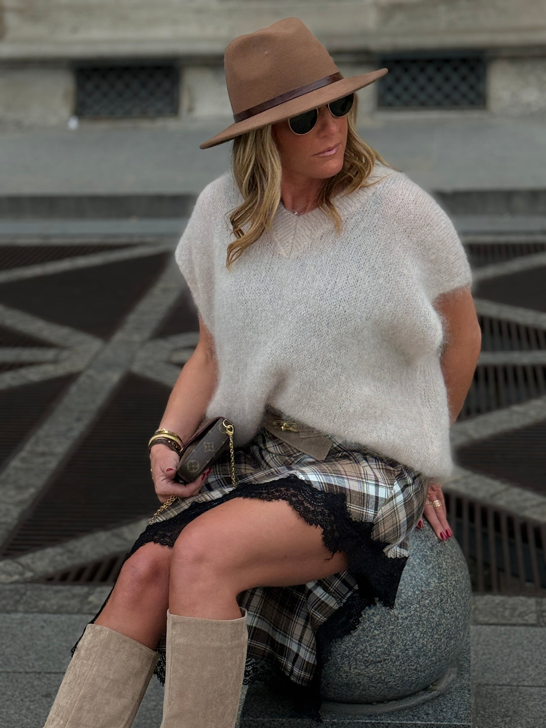 Pull maille beige sans manches 6258