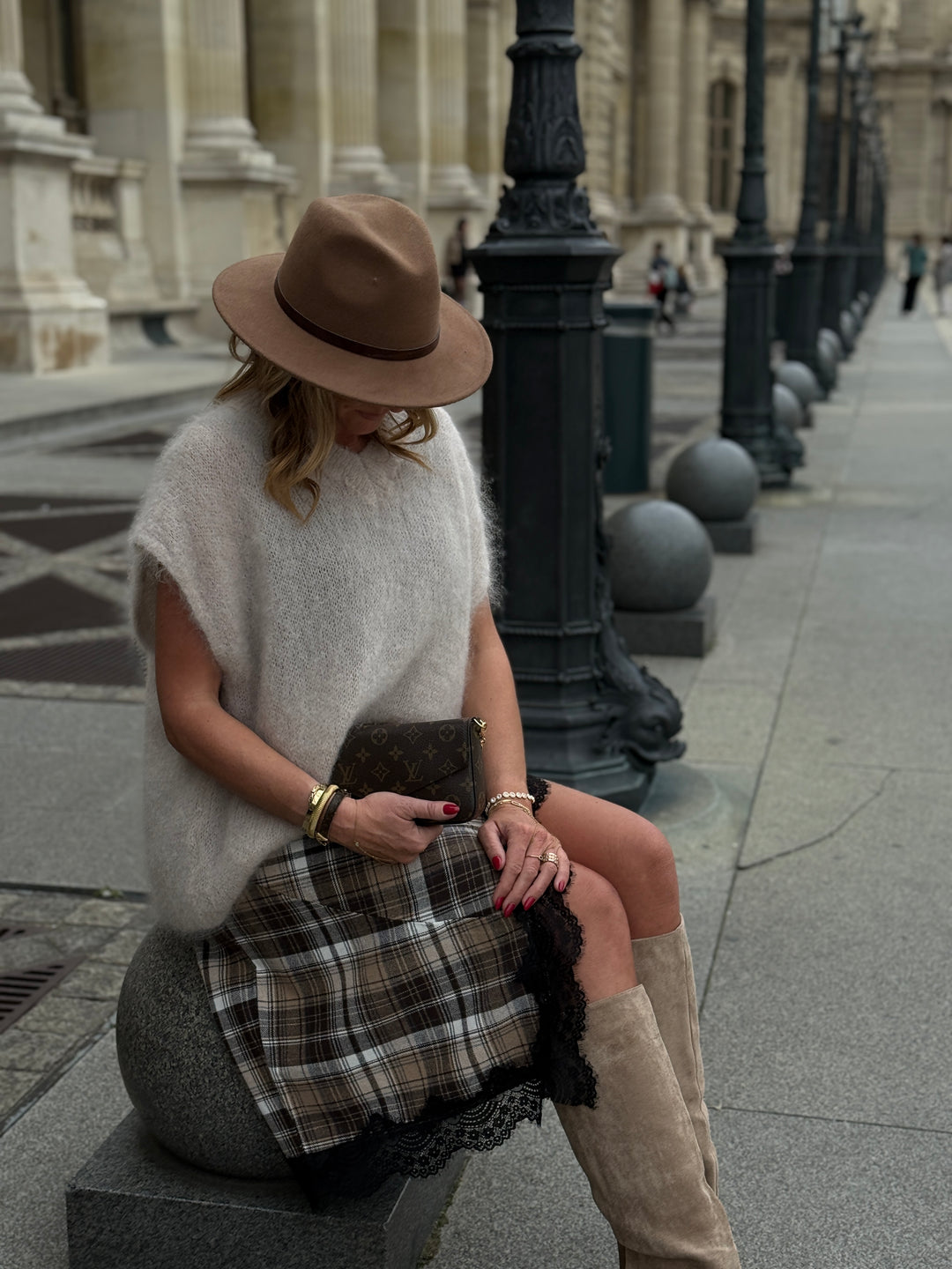 Pull maille beige sans manches 6258