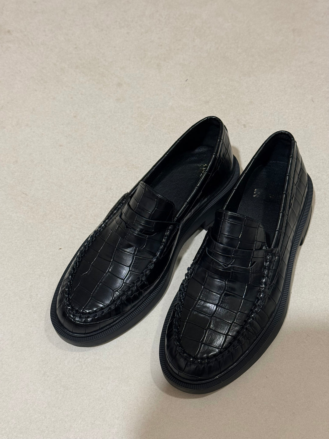 Moccasin brillant Noir Croco (taille petit)