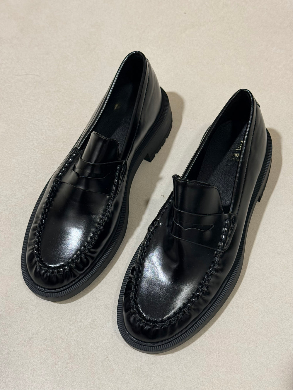 Moccasin brillant Noir (taille petit)