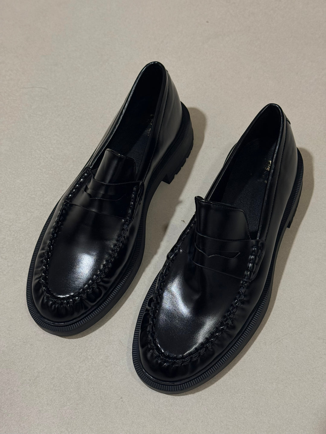 Moccasin brillant Noir (taille petit)