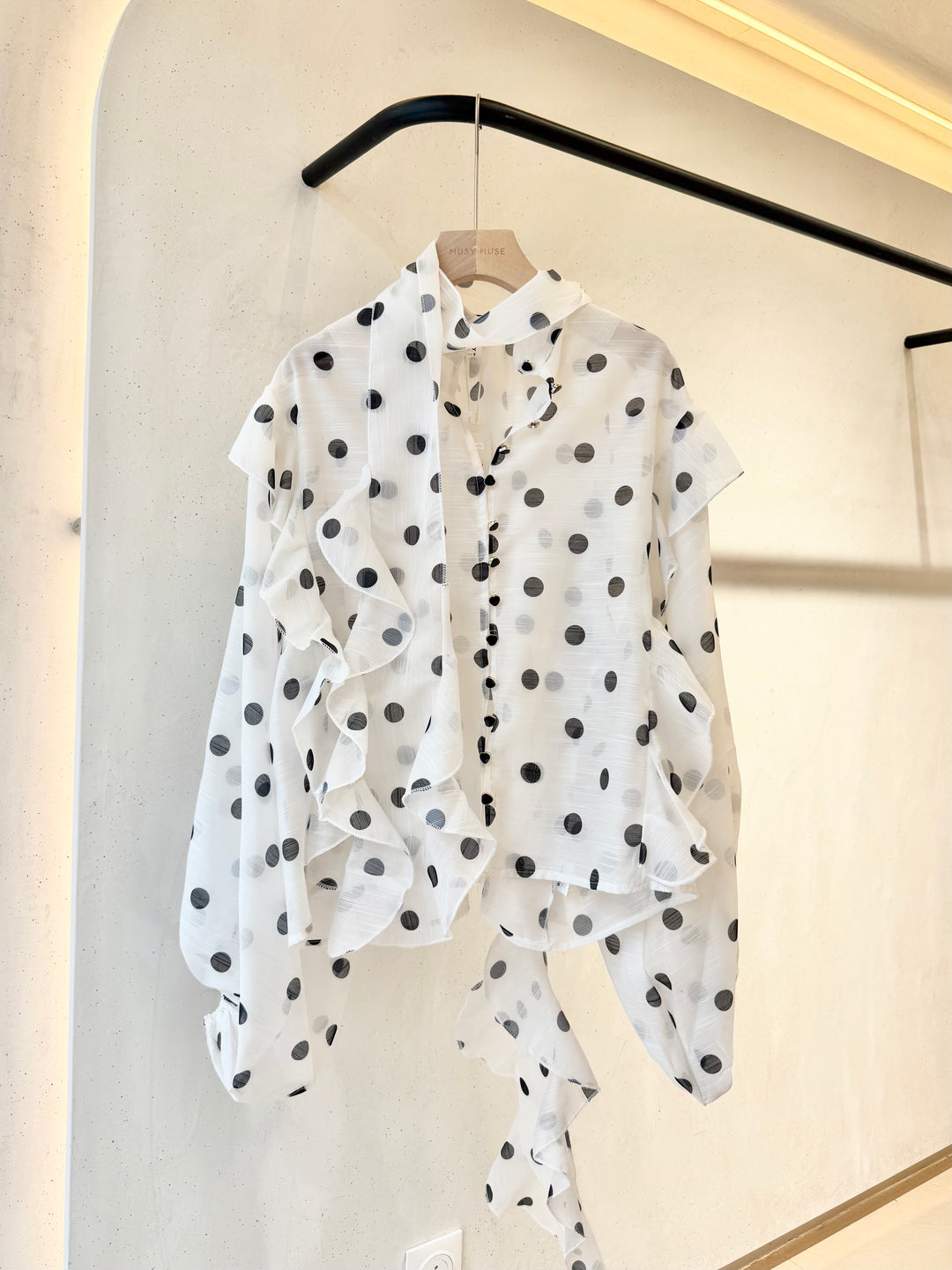 Blouse volant à pois 015