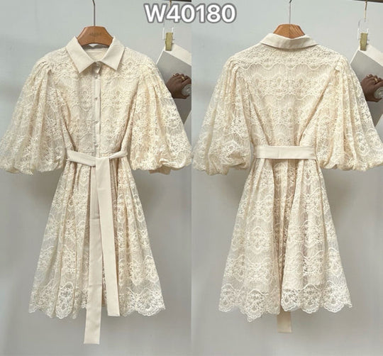 Robe manches bouffantes dentelle