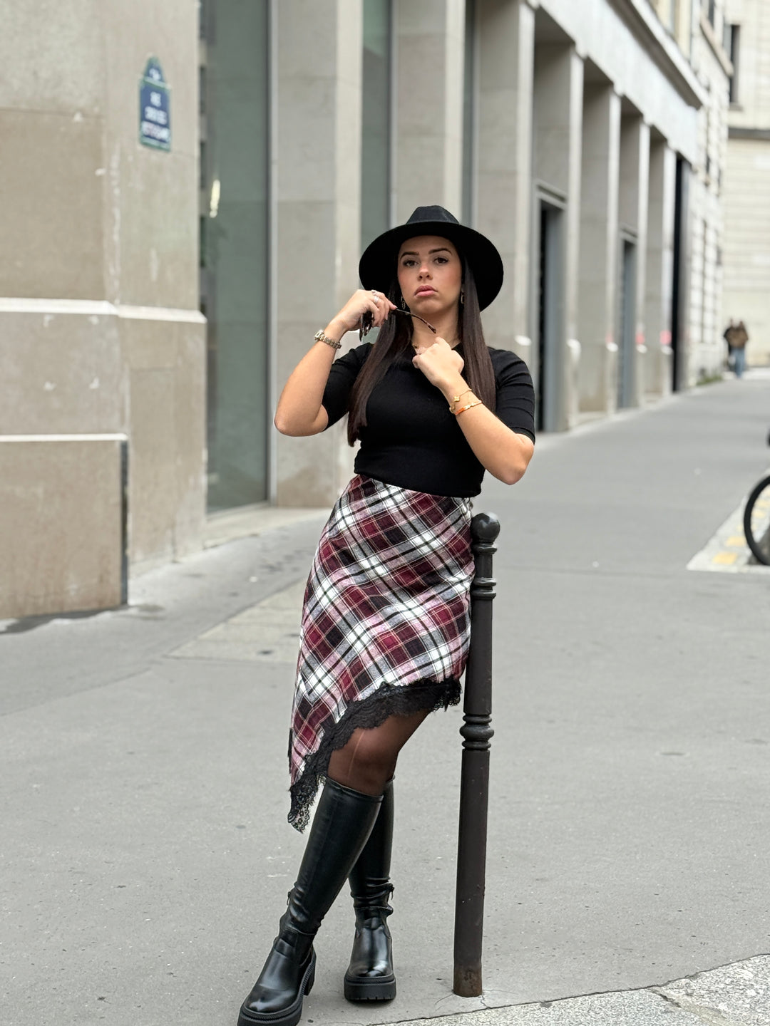 Jupe carreaux asymétrique dentelle Bordeaux/noir (precommande 5J）