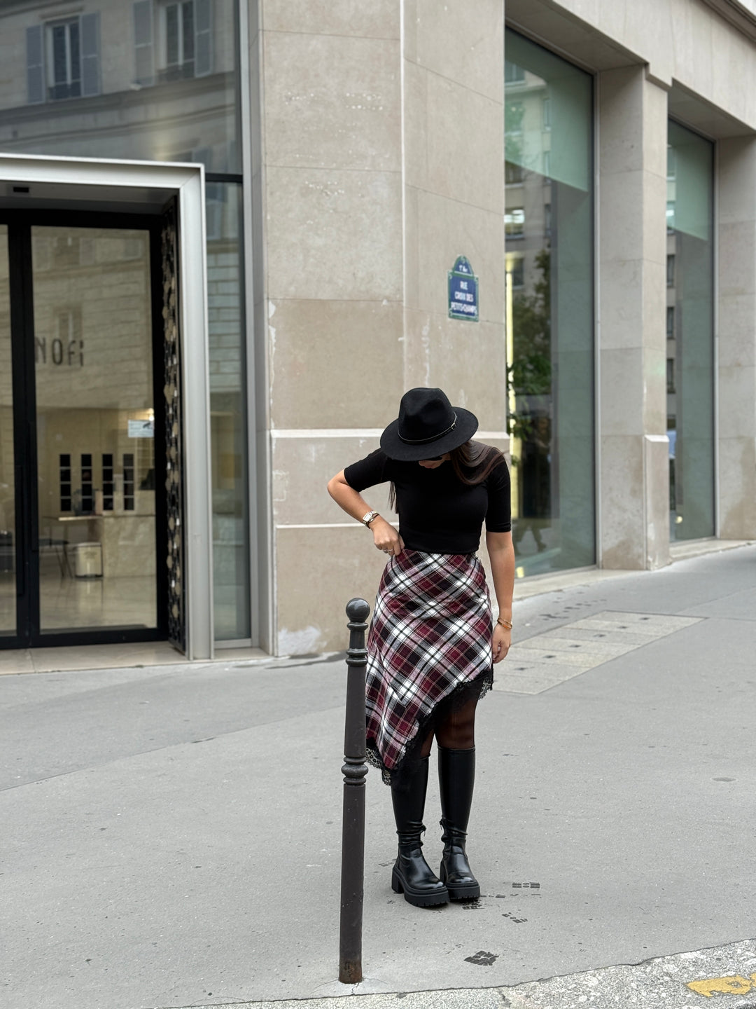 Jupe carreaux asymétrique dentelle Bordeaux/noir (precommande 5J）