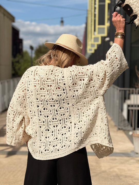 Gilet crochet aux perles beige (manches longues) 88062