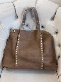 Sac grand format cloutés 1758 Taupe