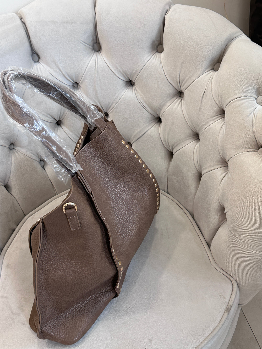 Sac grand format cloutés 1758 Taupe