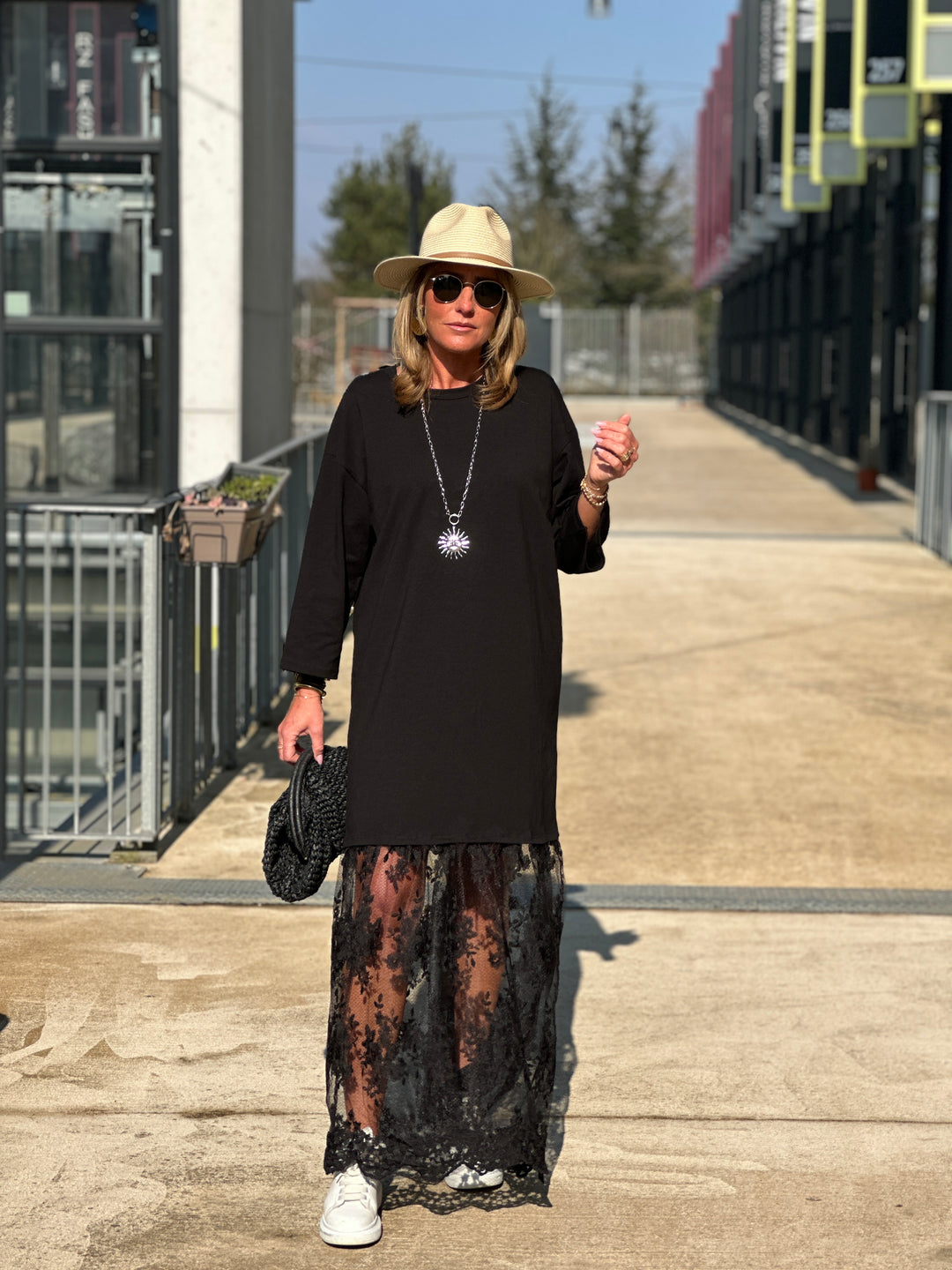 Robe t-shirt jupant dentelle Noir