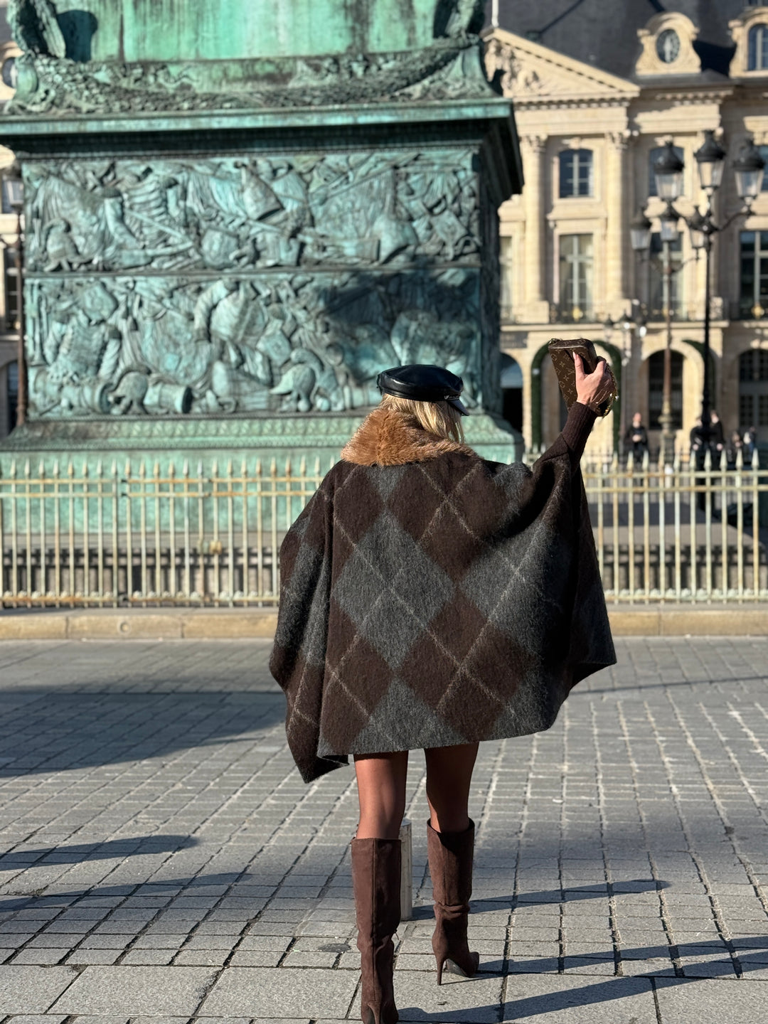 Cape fourrure carreaux gris 98825