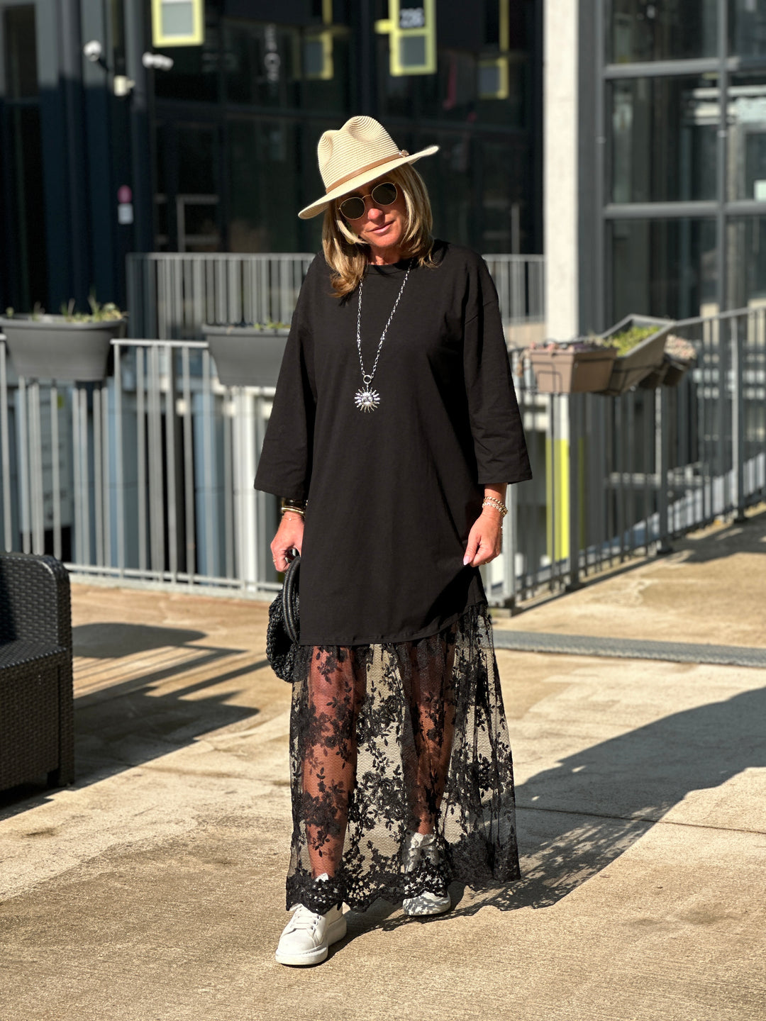 Robe t-shirt jupant dentelle Noir