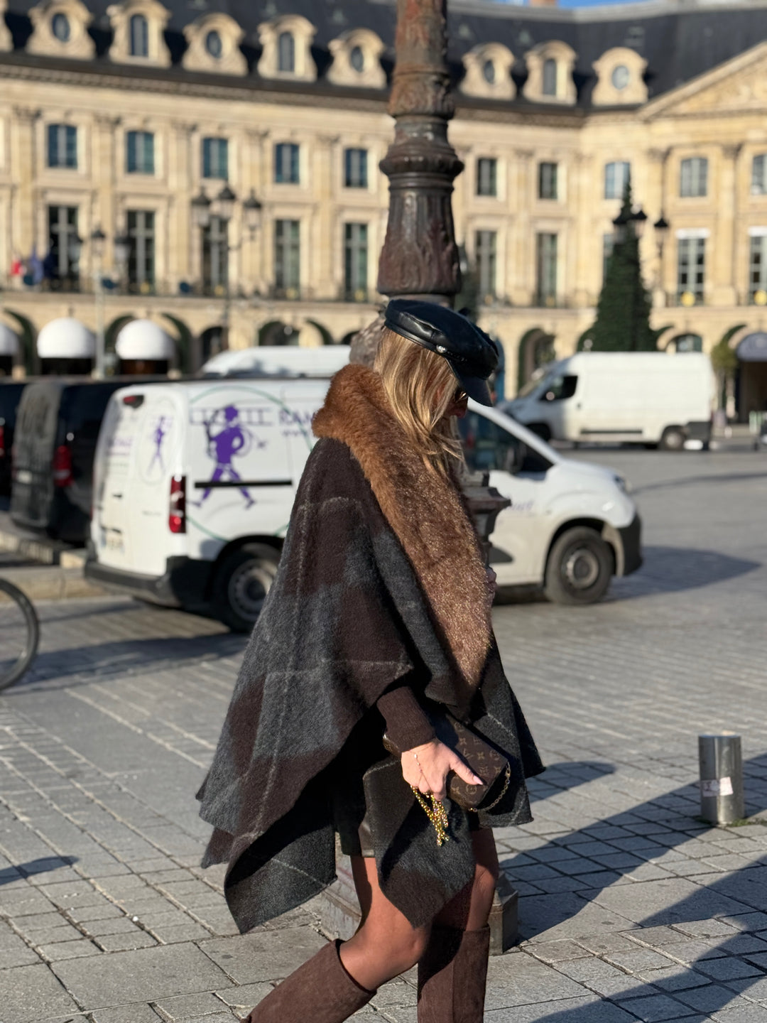 Cape fourrure carreaux gris 98825