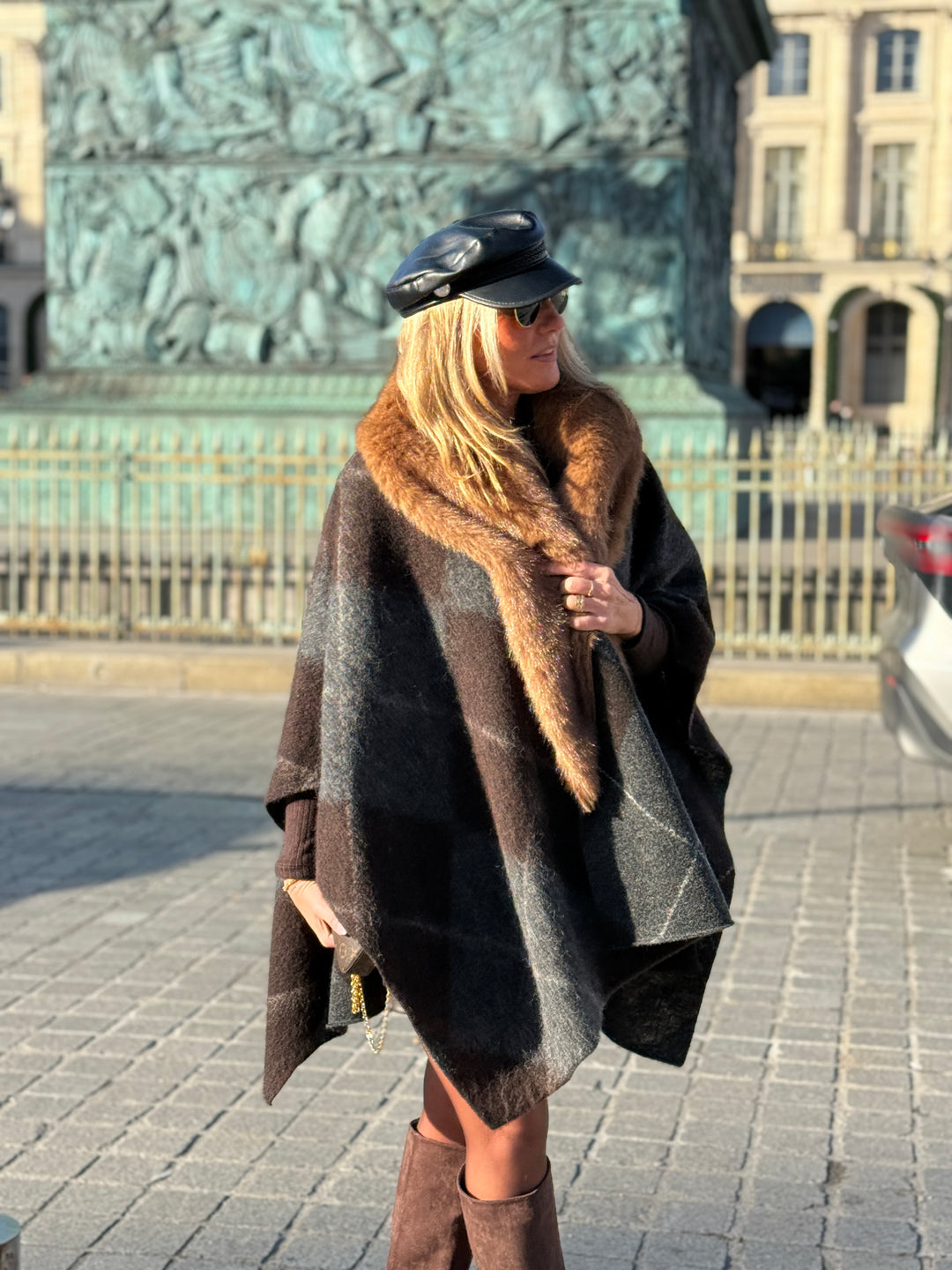 Cape fourrure carreaux gris 98825