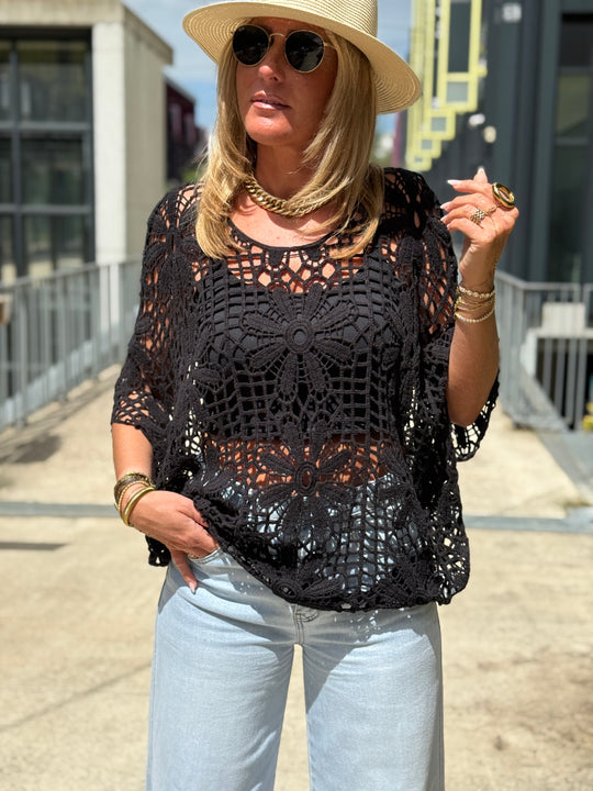 Top crochet NOIR grosses fleurs 8050