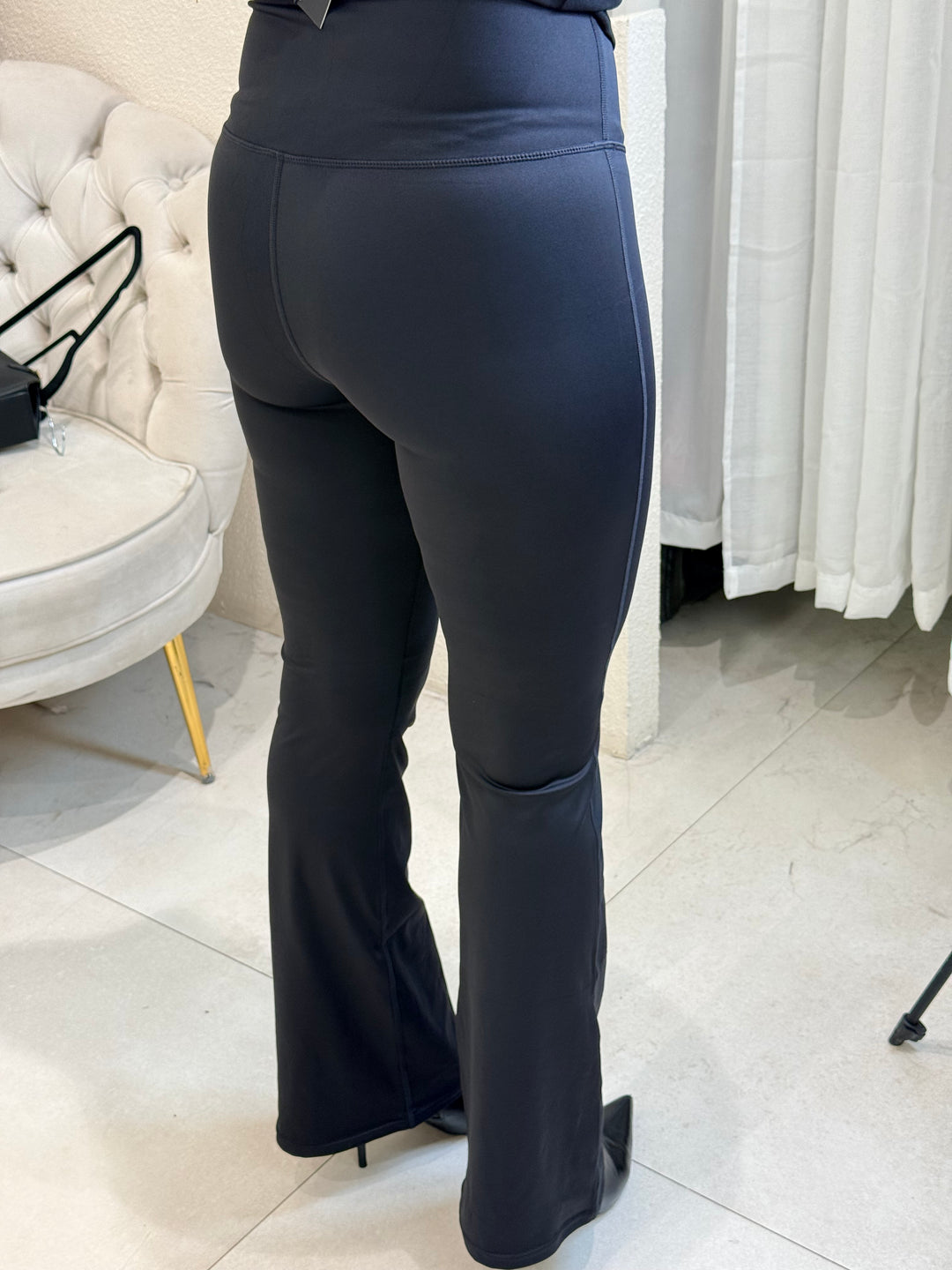 Pantalon legging flare Noir J091