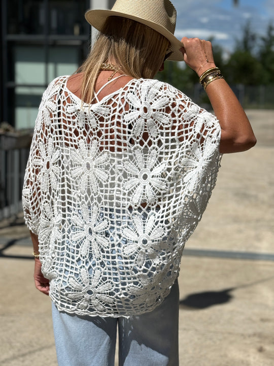 Top crochet BLANC grosses fleurs 8050