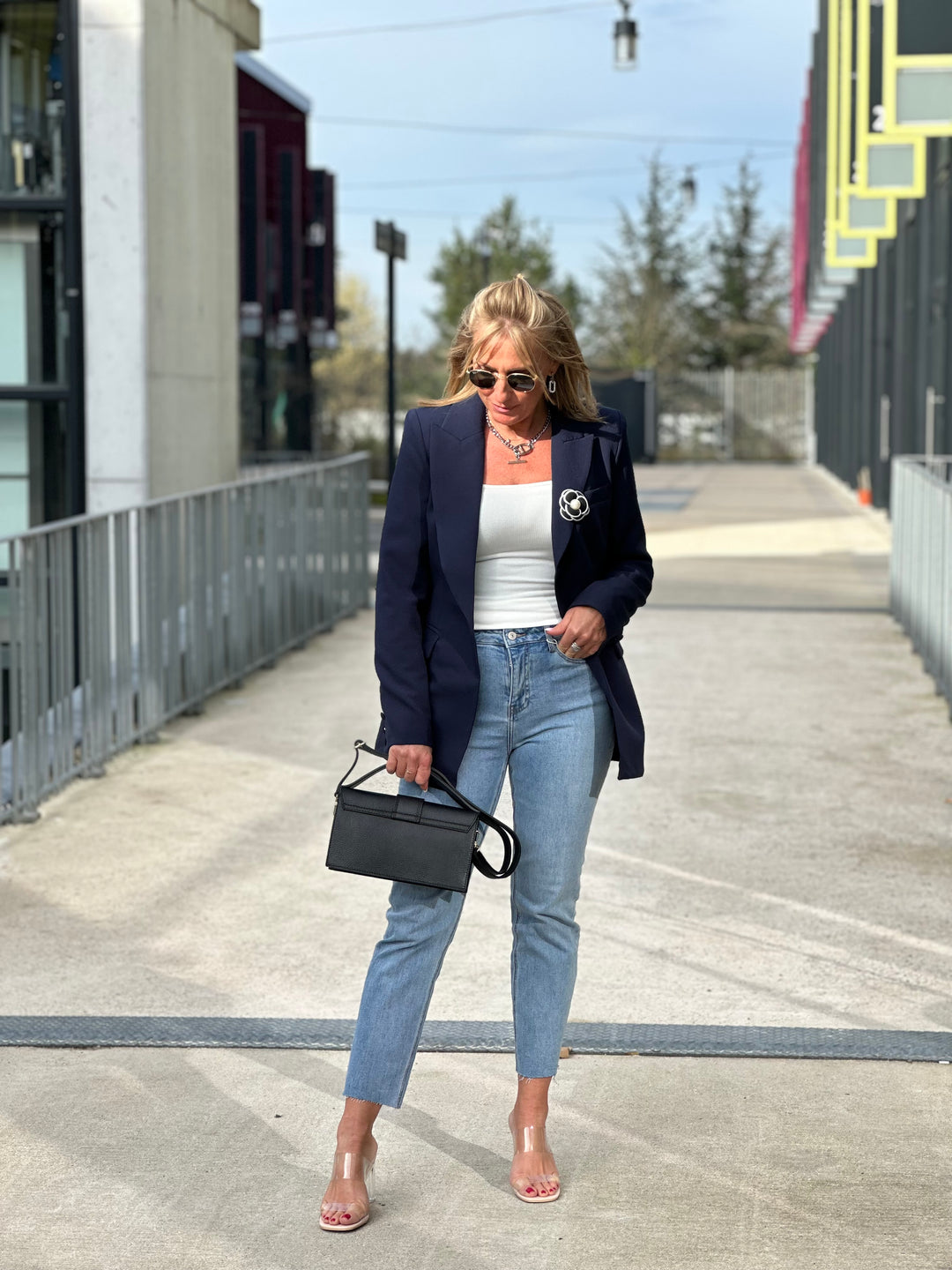 Blazer cintré bleu marine Karine 2208 (entre deux sous tailler)
