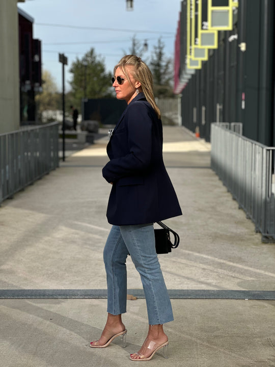 Blazer cintré bleu marine Karine 2208 (entre deux sous tailler)