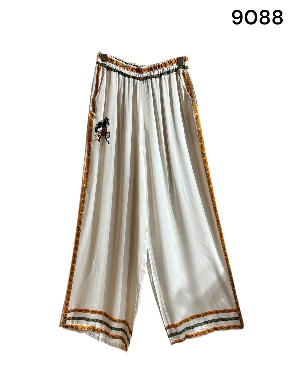 Pantalon cheval ecru soie 9088