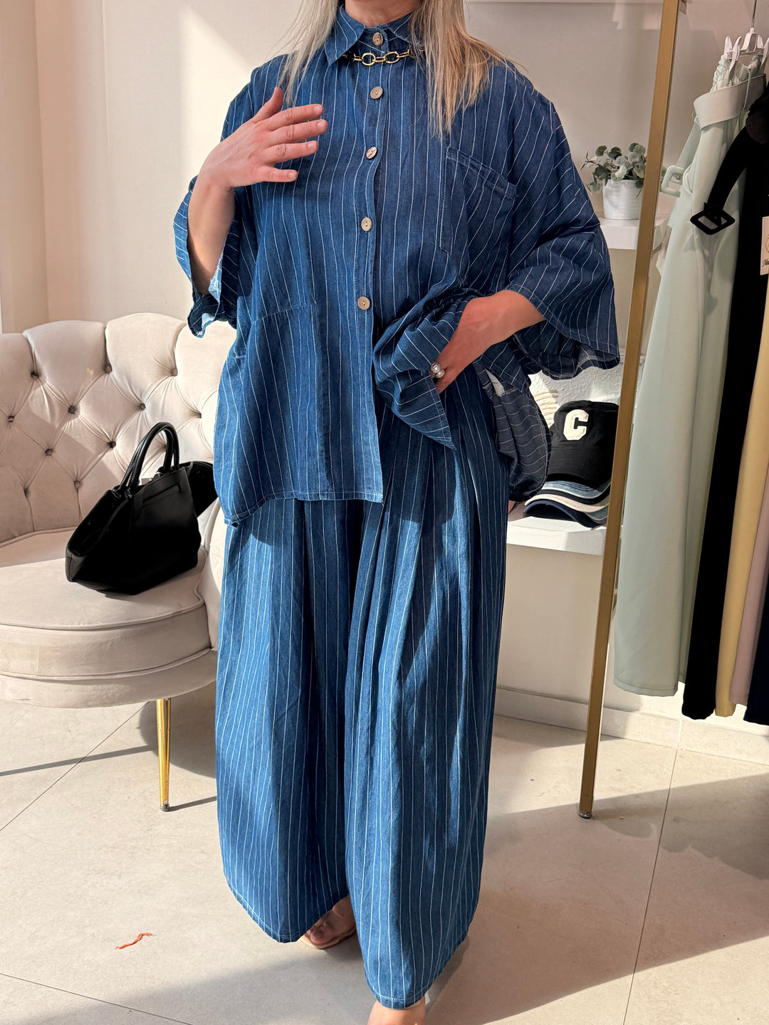 Ensemble LULU : chemise oversize et pantalon Palazzo