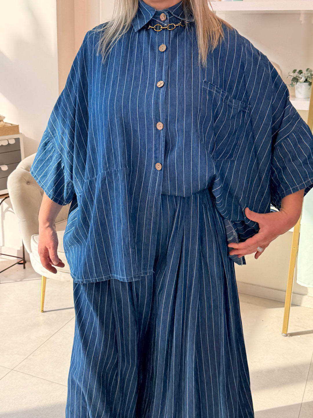 Ensemble LULU : chemise oversize et pantalon Palazzo