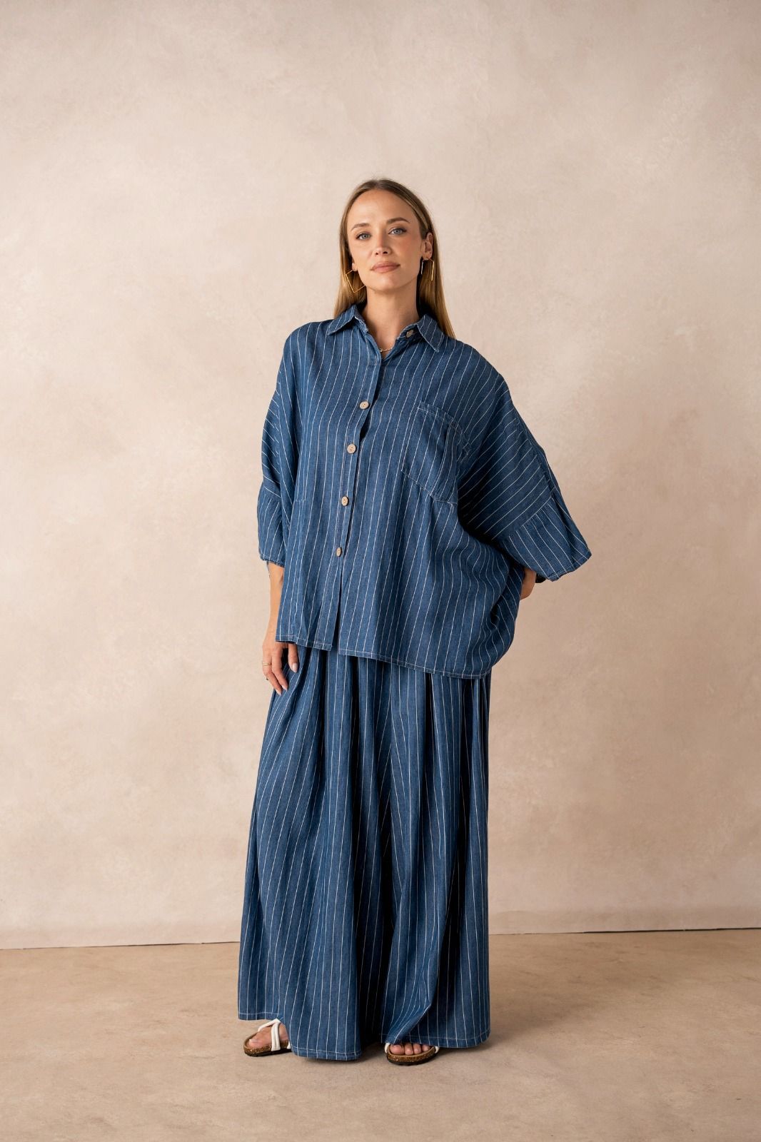 Ensemble LULU : chemise oversize et pantalon Palazzo