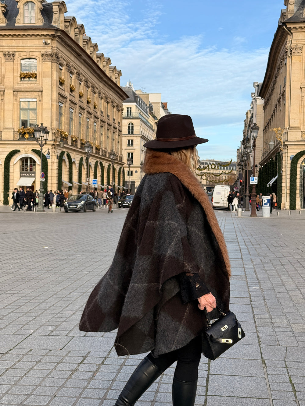 Cape fourrure carreaux gris 98825