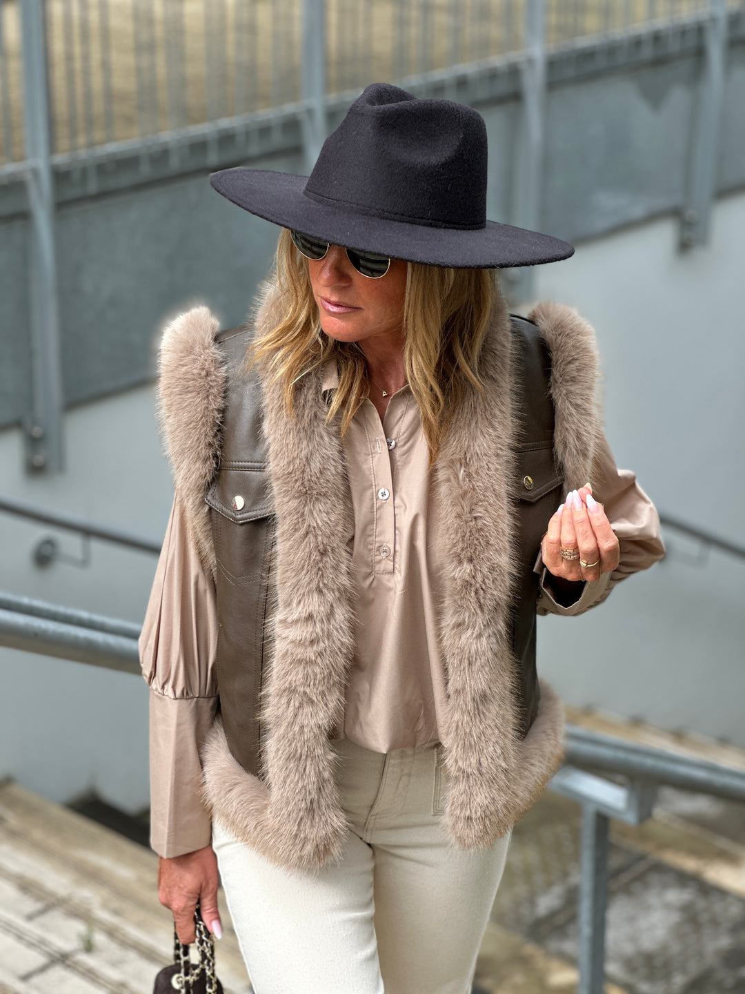 Veste sans manches similicuir fourrure 5627