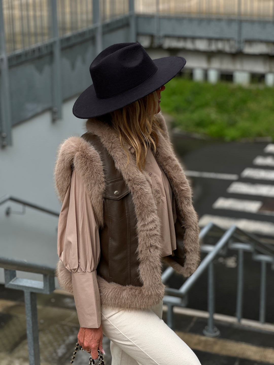 Veste sans manches similicuir fourrure 5627