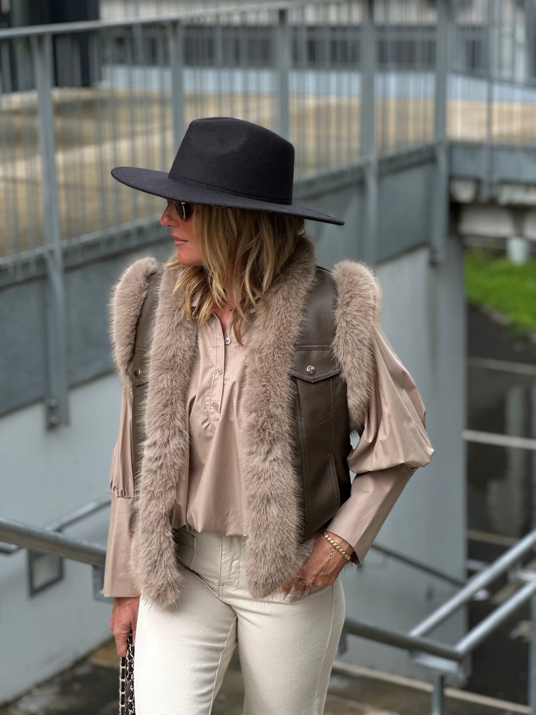 Veste sans manches similicuir fourrure 5627