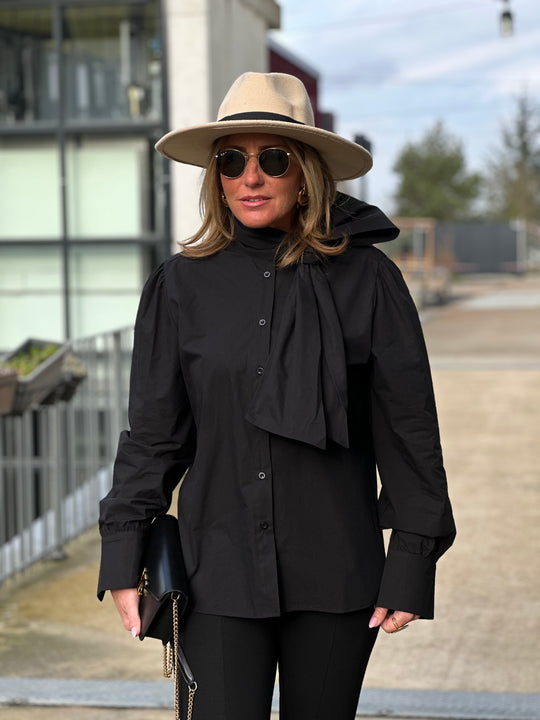 Chemise noir nouée au col / H7550