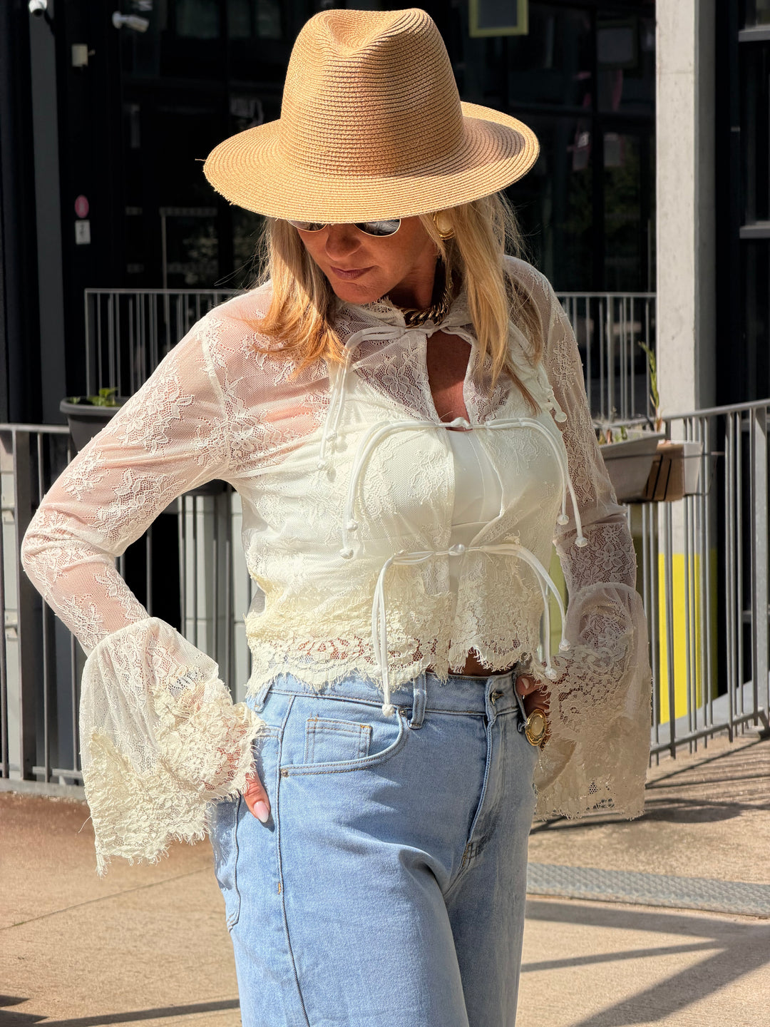 Blouse dentelle manches évasées ÉCRU