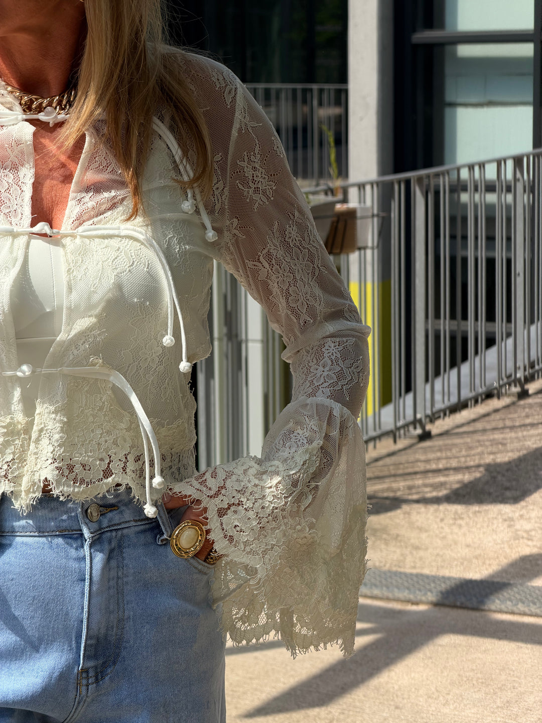 Blouse dentelle manches évasées ÉCRU