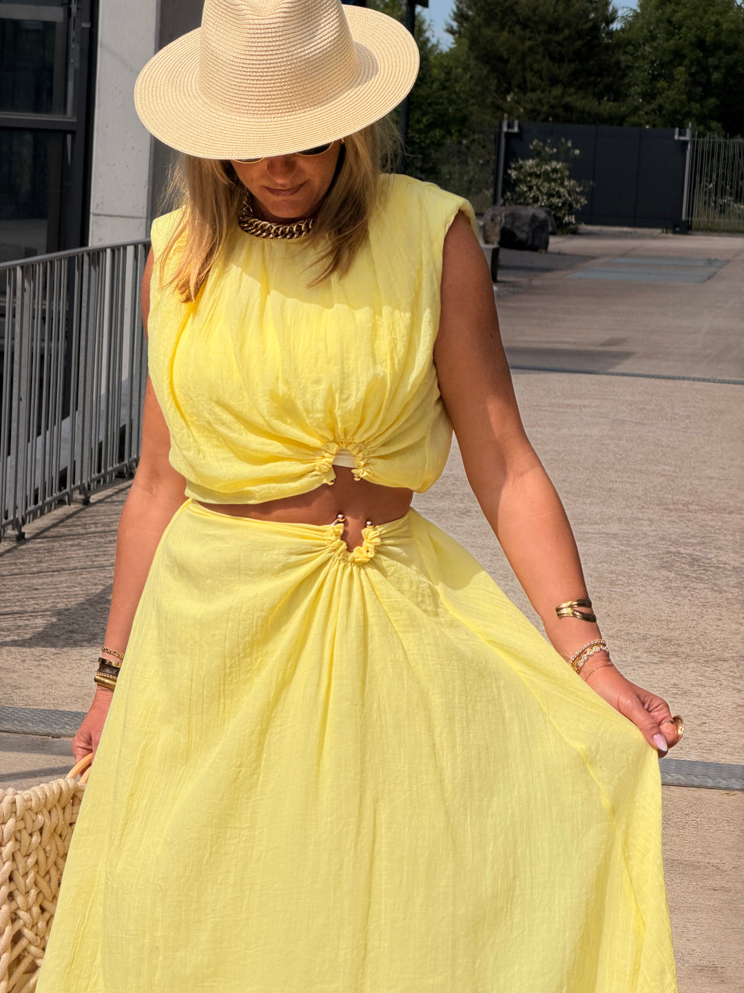 Ensemble jaune à détail anneau SET001