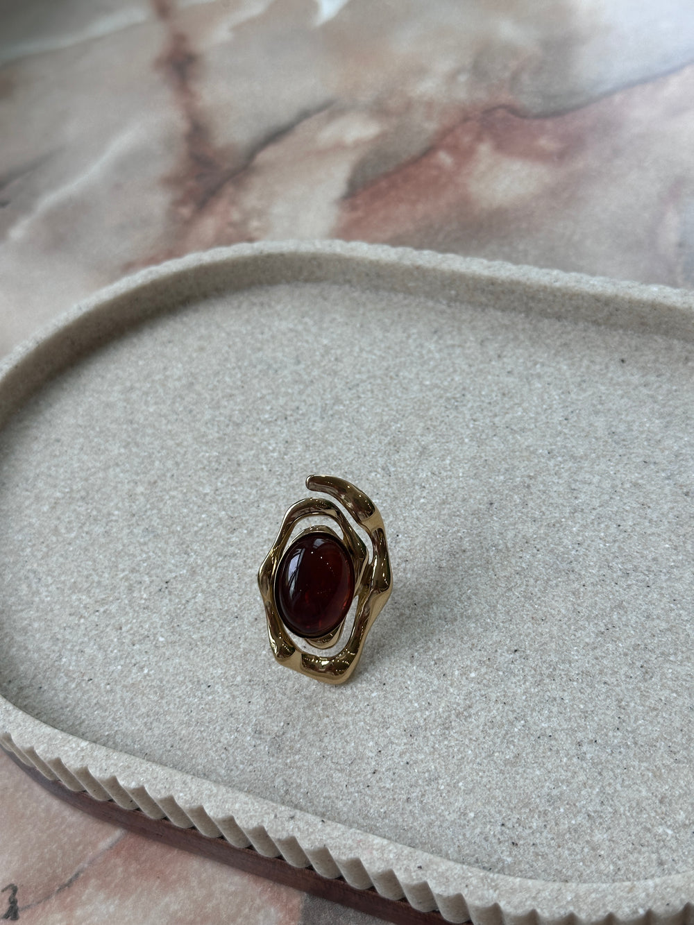 Bague irrégulière or nacré marron