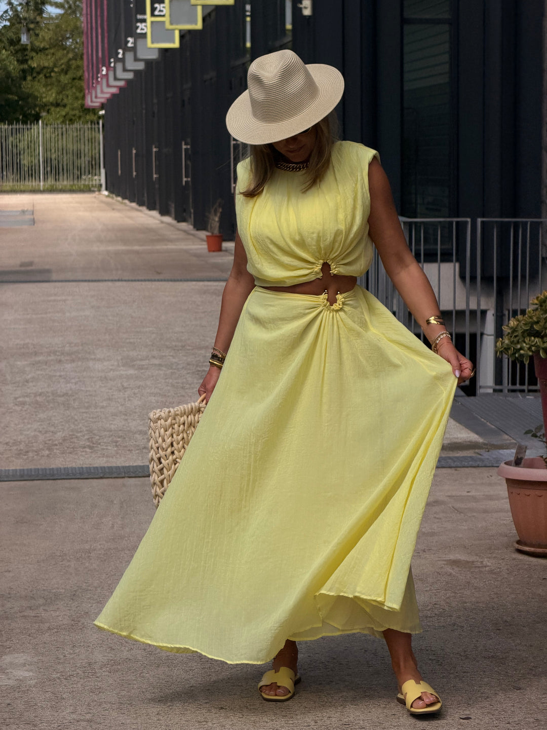 Ensemble jaune à détail anneau SET001