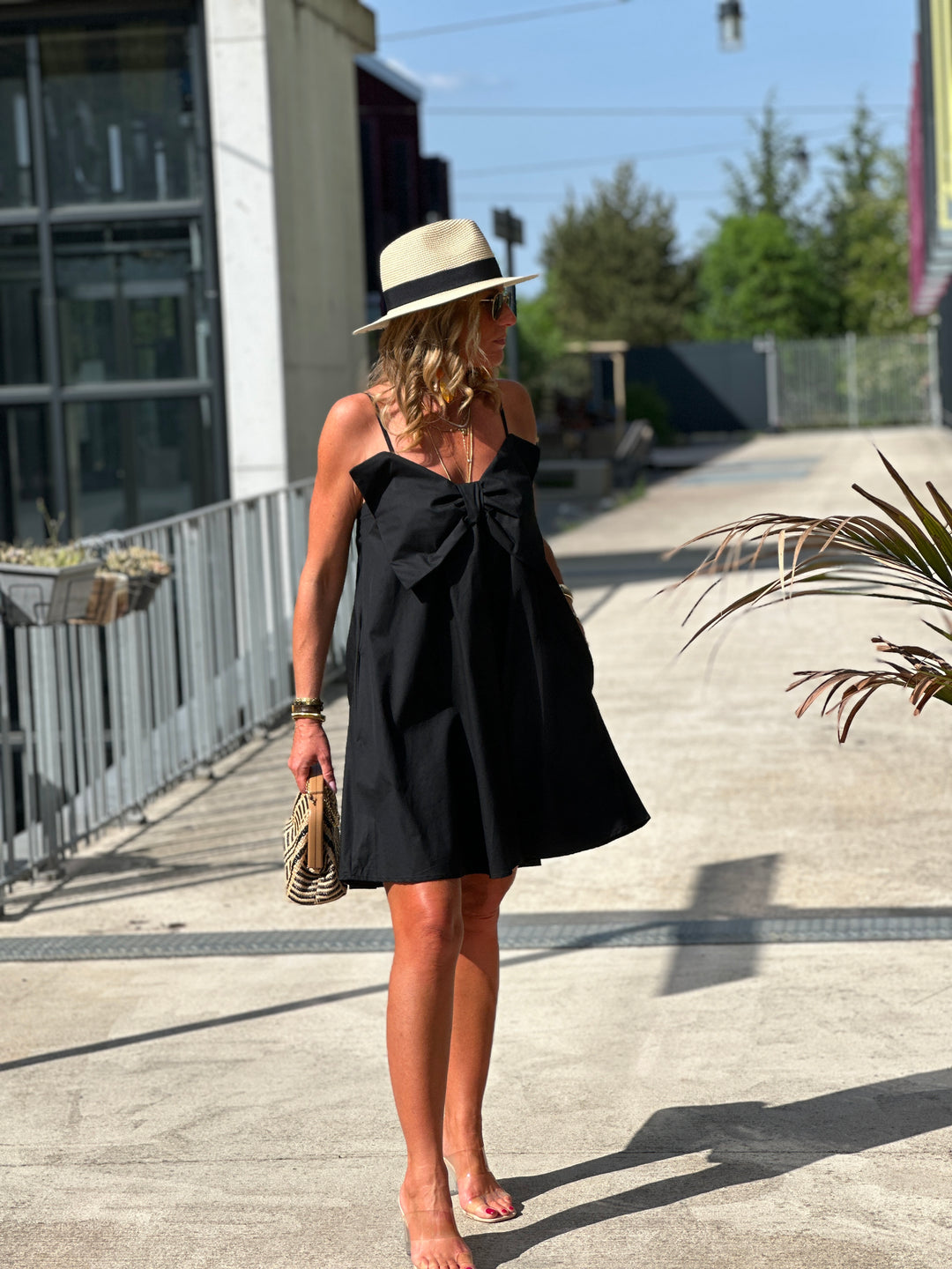 Robe noeud bretelle noir 5789