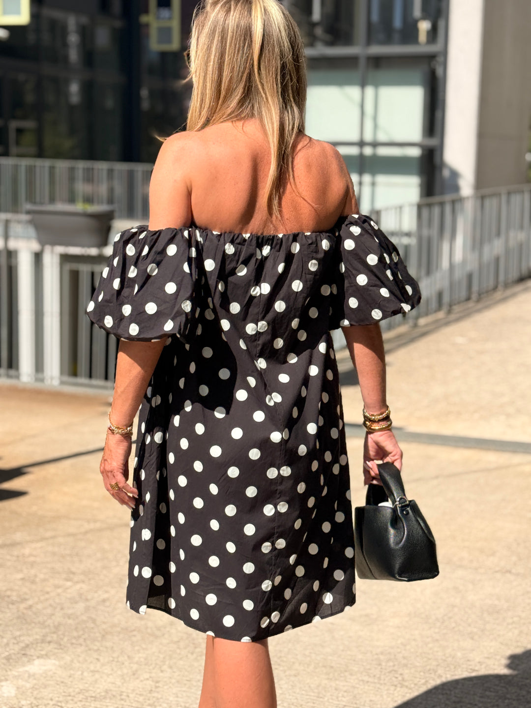 Robe NOIR courte à pois 20733